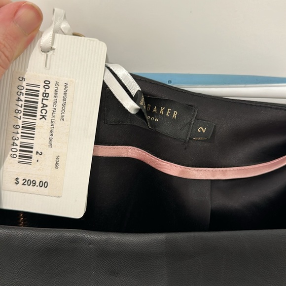 Ted Baker Oolive faux leather skirt (US 6/TB 2) - Picture 6 of 8